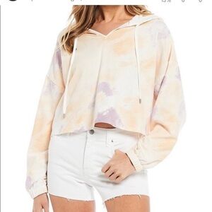NWT Frayed Women's Tops Frayed Amber Tie Dye Cropped Hoodie